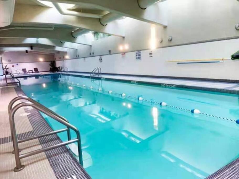 Downtown 3Br/2Ba+Views+Skytrain+Free Parking Lägenhet Vancouver Exteriör bild