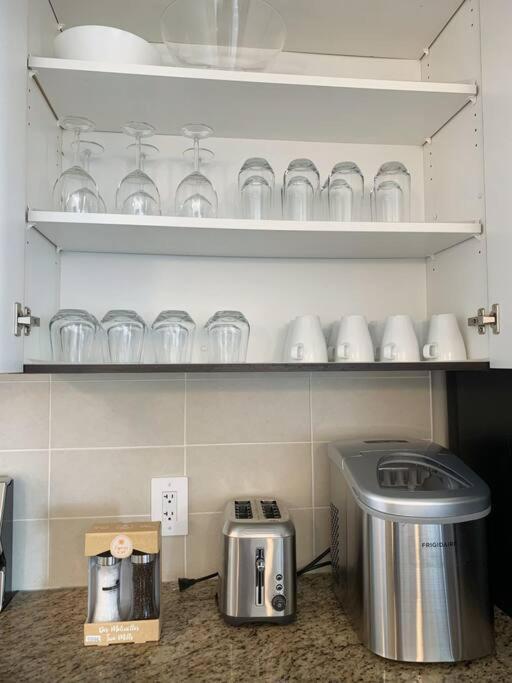 Downtown 3Br/2Ba+Views+Skytrain+Free Parking Lägenhet Vancouver Exteriör bild