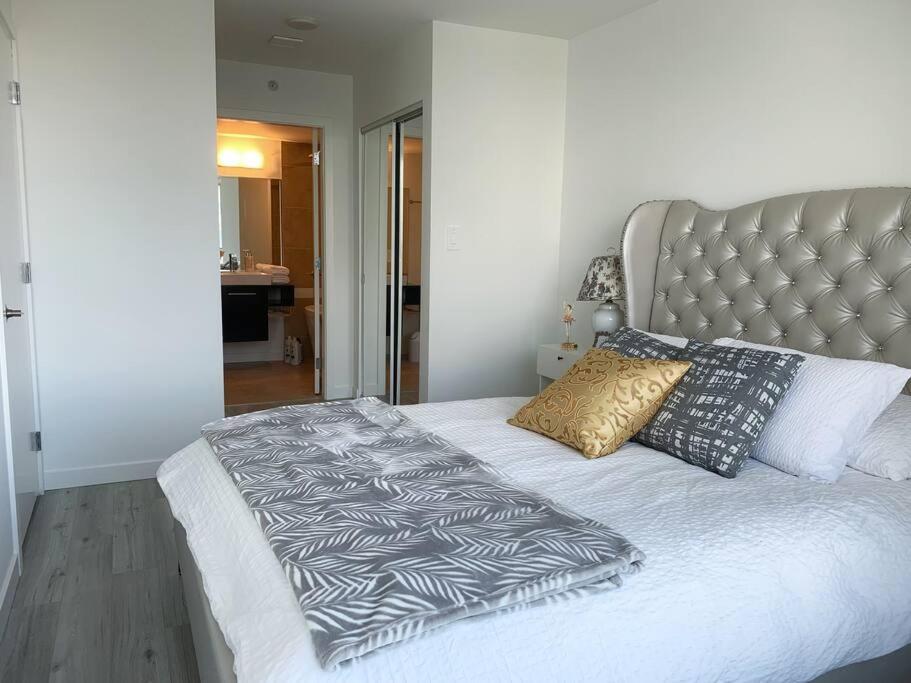 Downtown 3Br/2Ba+Views+Skytrain+Free Parking Lägenhet Vancouver Exteriör bild
